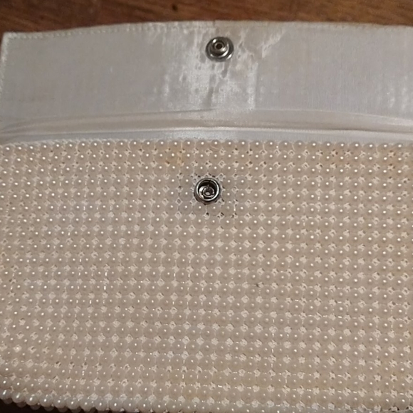 Vintage Envelope Mini Milk Pearl Clutch - Picture 5 of 5